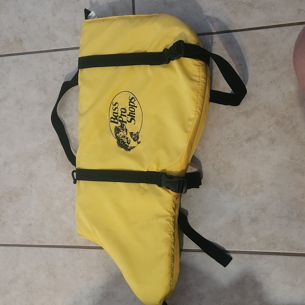 Bass Pro Shop Dog Flotation Aid